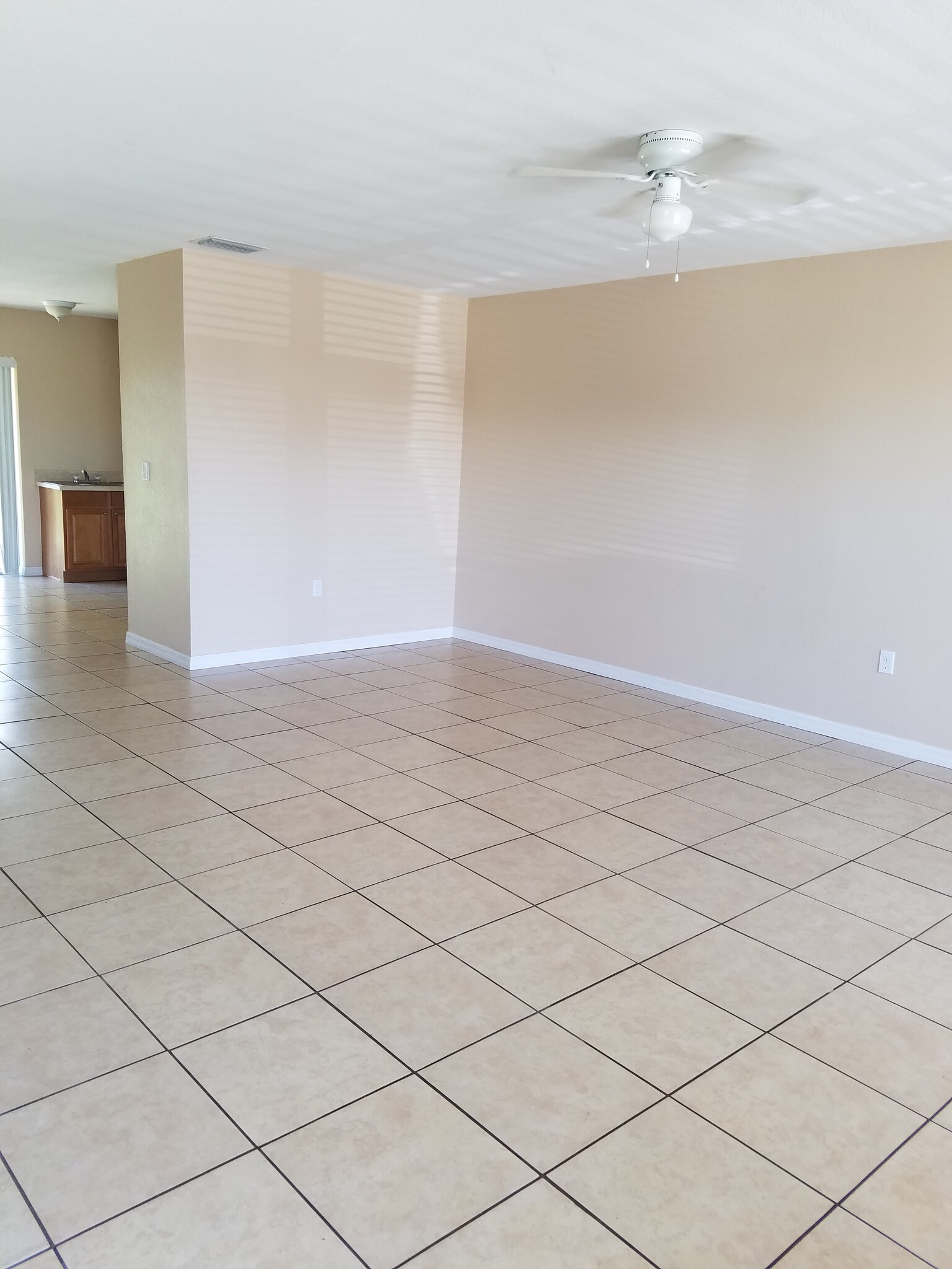 Living room & Dining room - 31266 Fernway St