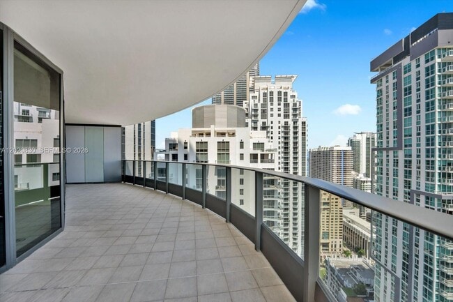 Building Photo - 1000 Brickell Plaza
