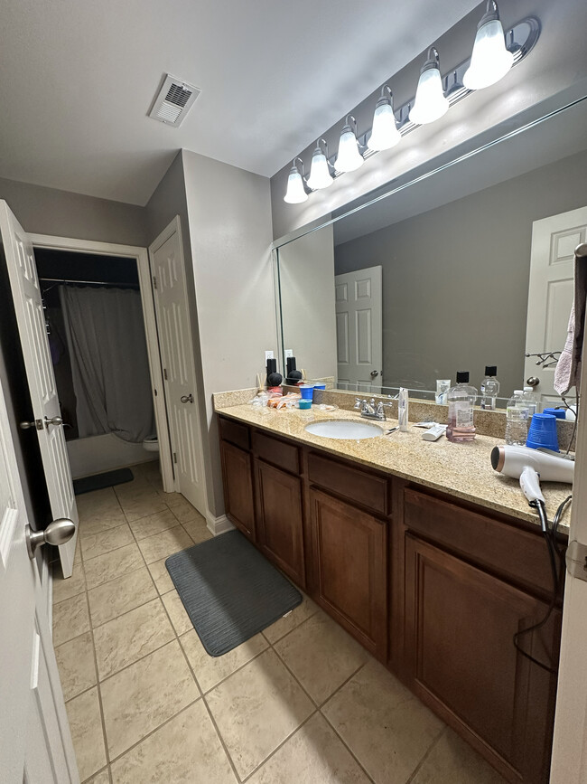 Building Photo - 2424 Calendula Rd