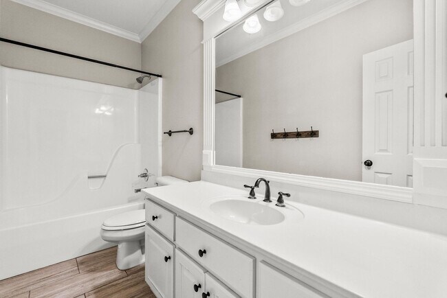 Building Photo - Updated 4BR/2BA One-Level Home on Maumelle Cul-de-Sac — Trail Access