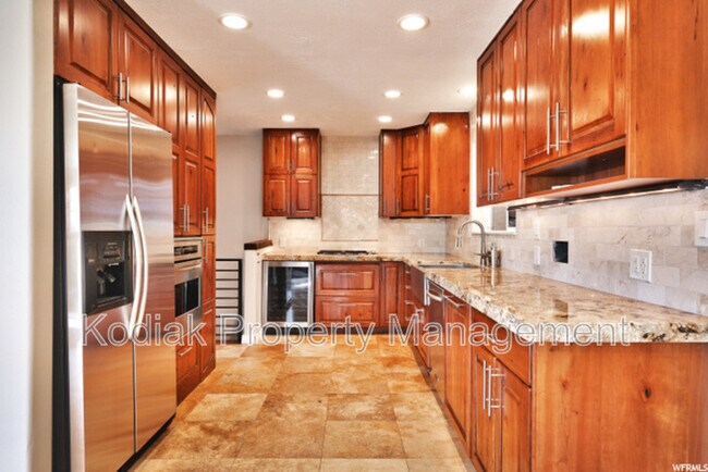 Building Photo - 2266 Brentwood Cir