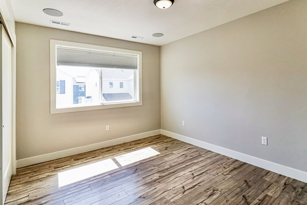 Building Photo - 1611 W Parkview Dr