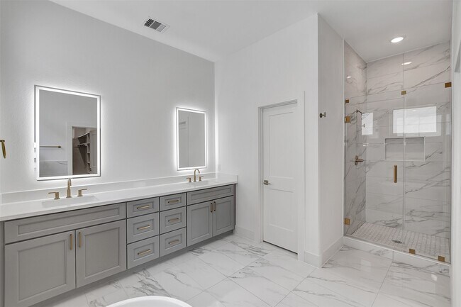 Building Photo - 3630 Amos St