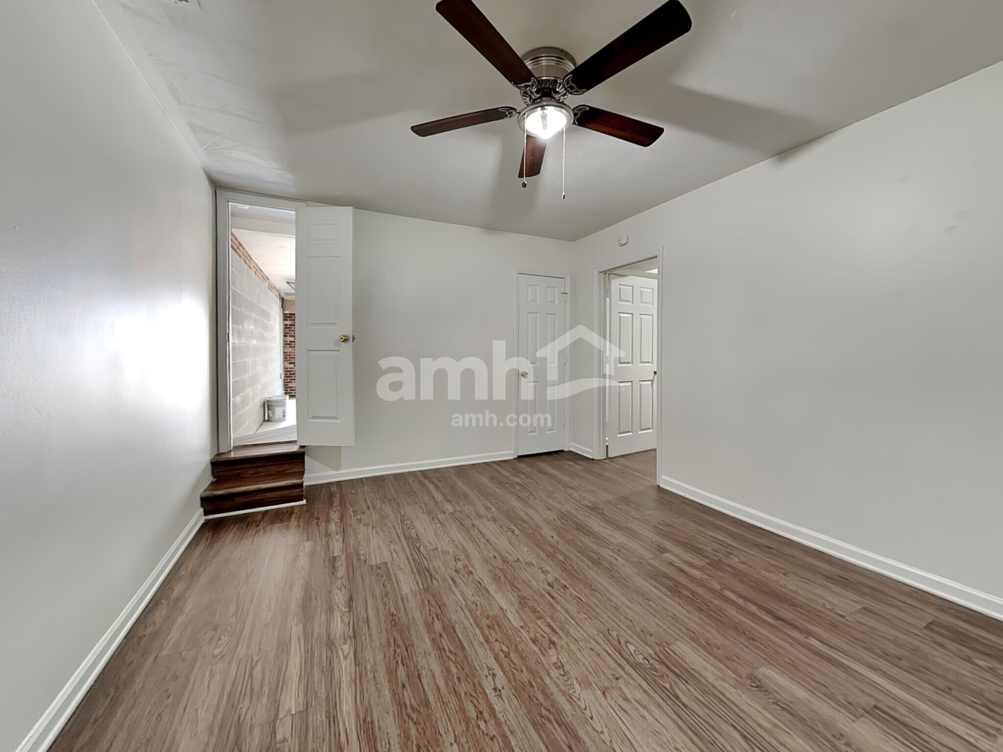 Building Photo - 272 Twin Creeks Rd