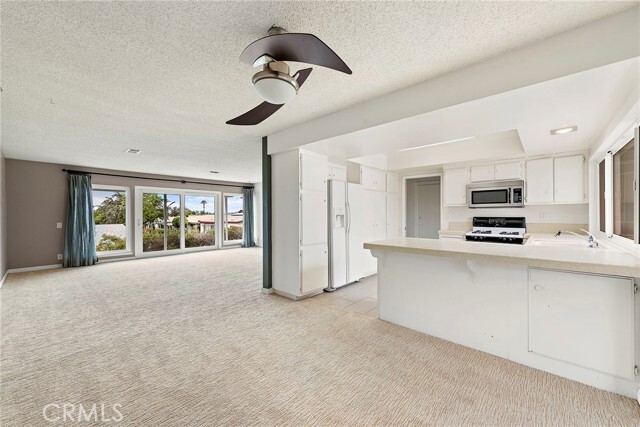 Building Photo - 3808 Vista Campana S