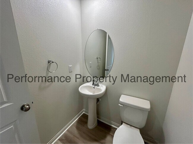 Building Photo - *Move In Special* Beautiful 3 Bed/2 Bath +...