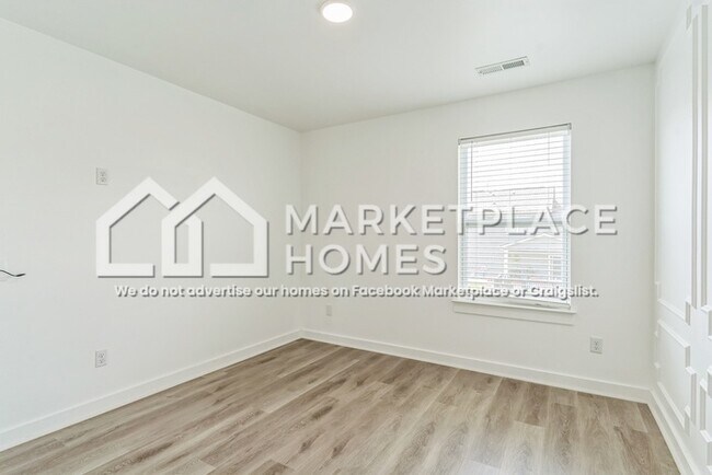 Building Photo - 318 Whisper Wood Wy
