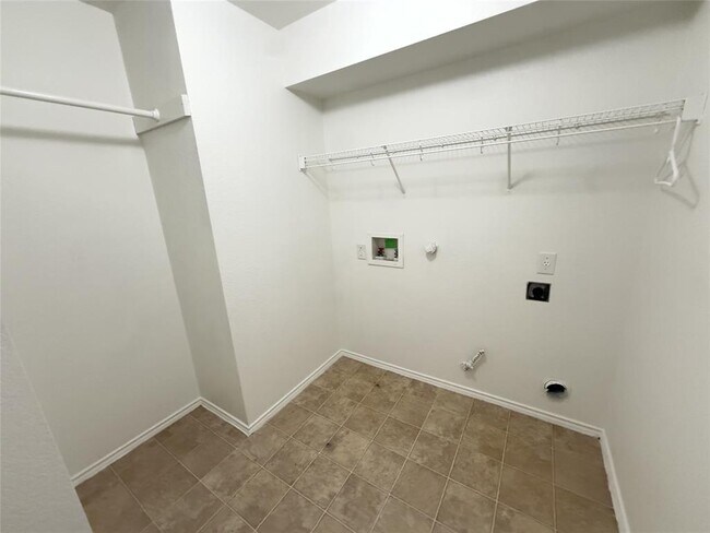 Building Photo - 339 Oxford Dr