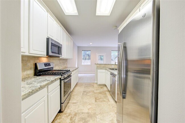 Building Photo - 15 Ledgestone Pl