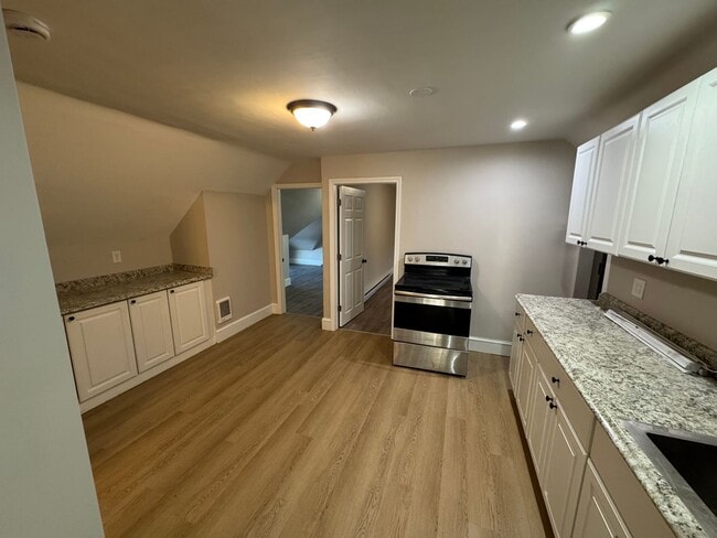 Building Photo - 70-72 Broadway-Unit 8