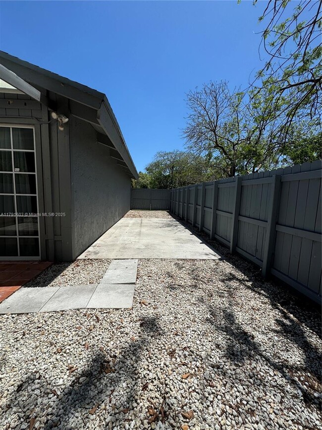Building Photo - 11359 SW 112th Cir Ln N