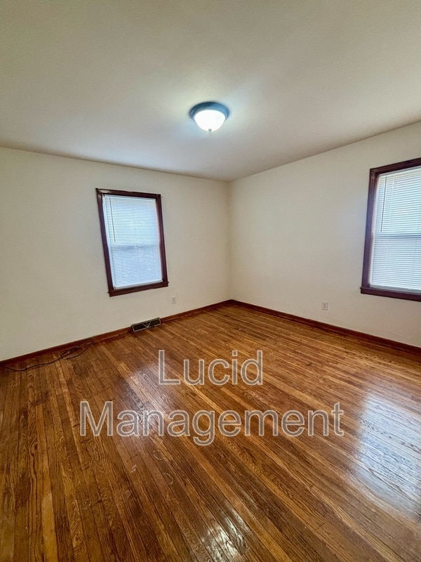 Building Photo - 1700 Sonne Ave