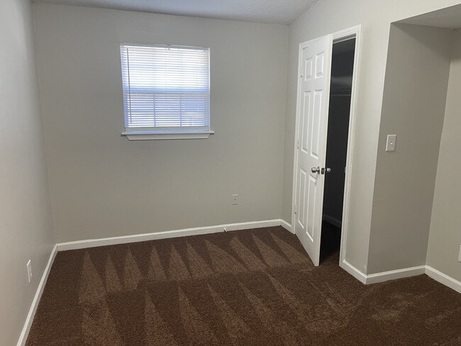 Building Photo - 4633 Shelby Ave