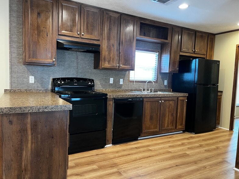 Building Photo - 709 N Collins Fwy