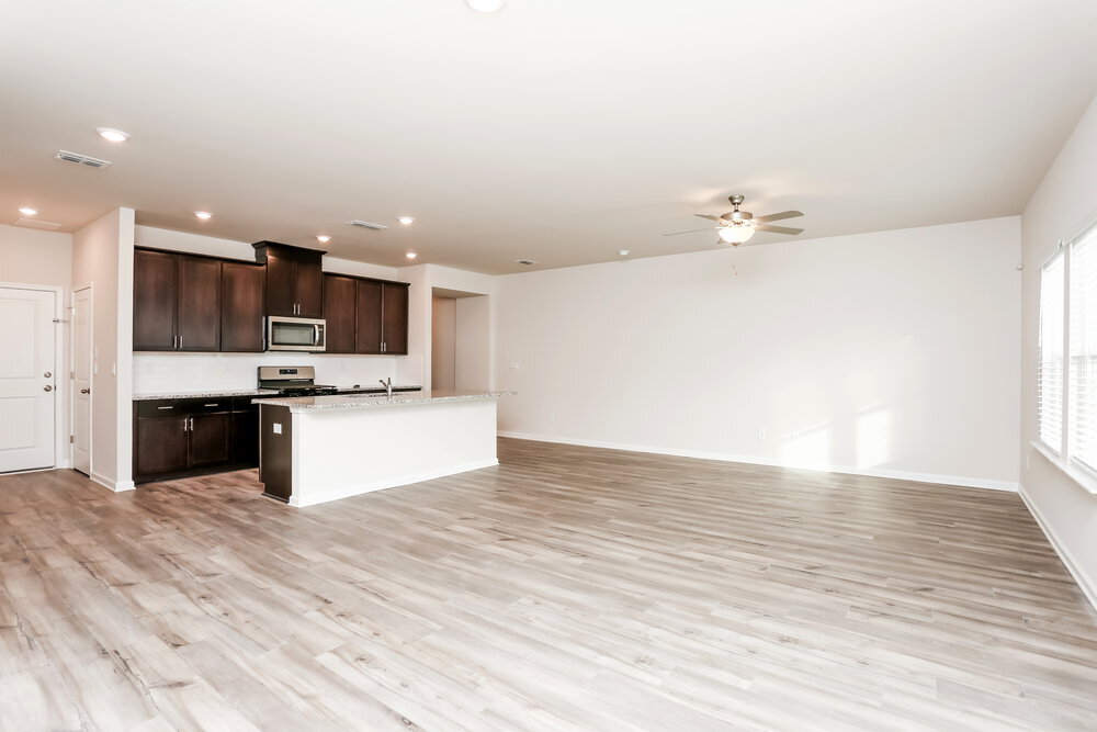 Building Photo - 1157 Sunny Lake Dr