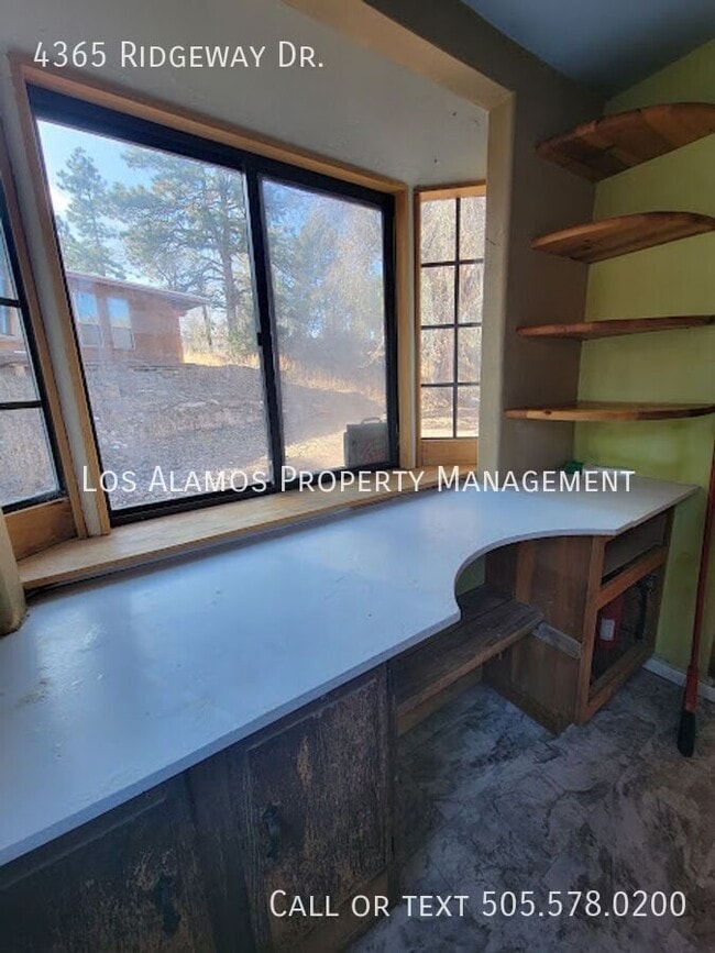 Building Photo - 4365 Ridgeway Dr