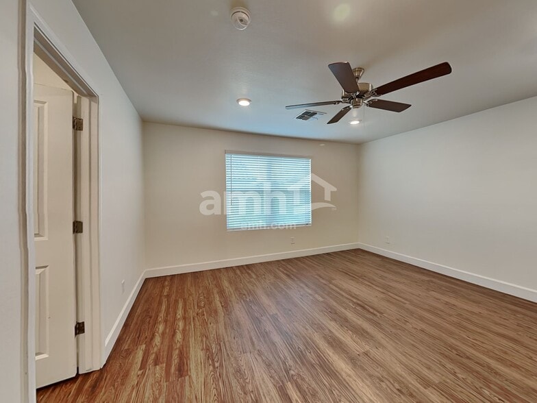 Building Photo - 678 W Laredo Ave
