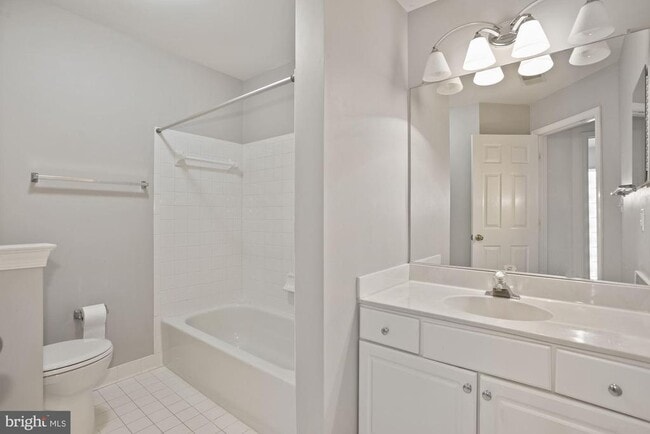 Building Photo - 4002 Rosemeade Dr
