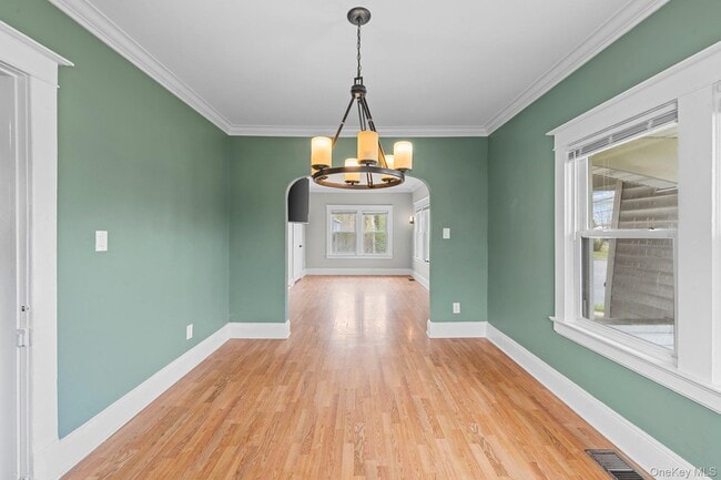Building Photo - 218 Islip Blvd