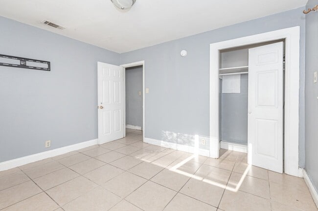 Building Photo - 3306 Whitmore St
