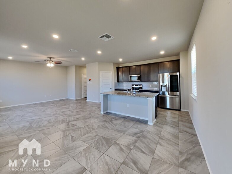 Building Photo - 10118 Agave Azul