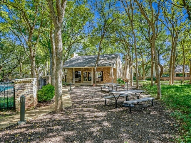 Building Photo - 8347 Summerwood Dr