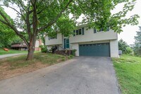 Building Photo - 4 Bed, 2.5 Bath Single Family Home in Winc...