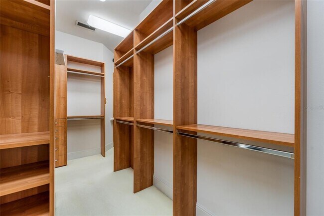 Building Photo - 9701 Lake Isleworth Ct