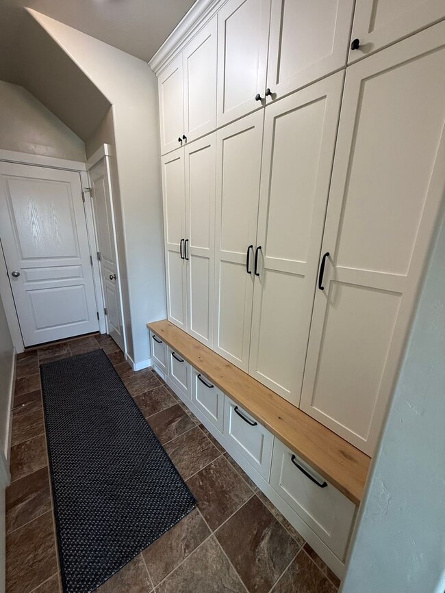 Building Photo - 4 Bedroom with 3 Car Garage in Meridian
