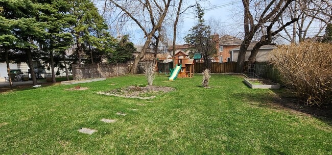 Building Photo - 1831 S Cumberland Ave