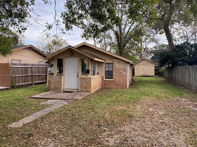 Primary Photo - 1229 E Kyle Rd