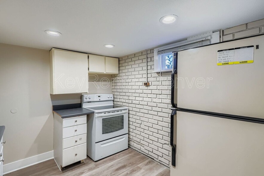 Building Photo - 1010 Jay St