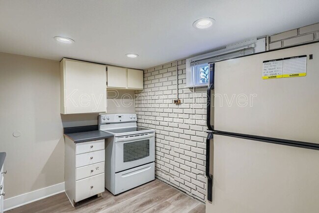 Building Photo - 1010 Jay St