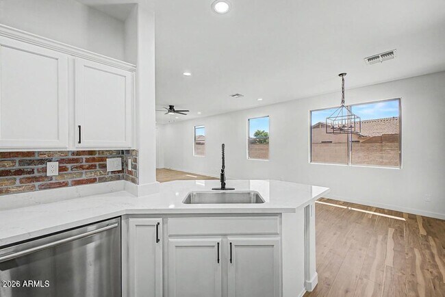 Building Photo - 39606 N Prairie Ln