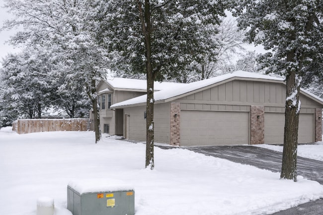 Building Photo - 10563 Martin St NW