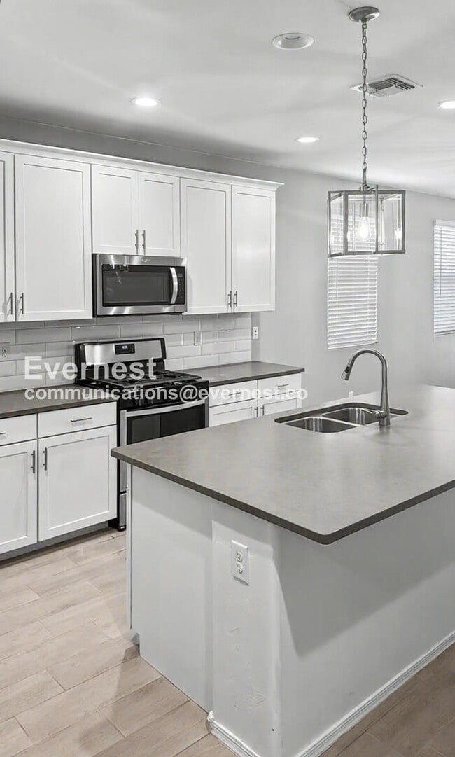 Building Photo - 10667 W Filbert St