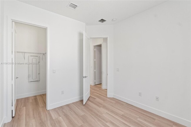 Building Photo - 10441 NW 66th St