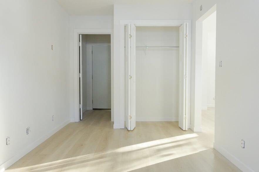 Building Photo - Green Gable Cottages