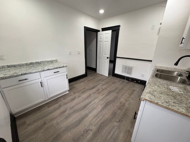 Building Photo - 10410-10412 Adams Ave Cleveland Oh 44108  .SSC