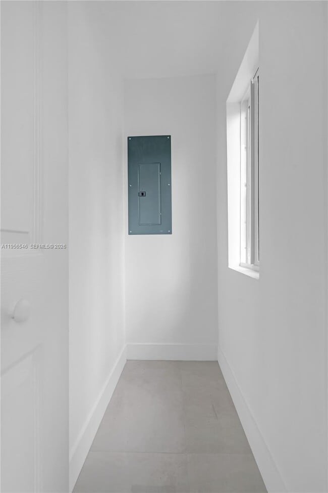 Building Photo - 667 NW 14th St