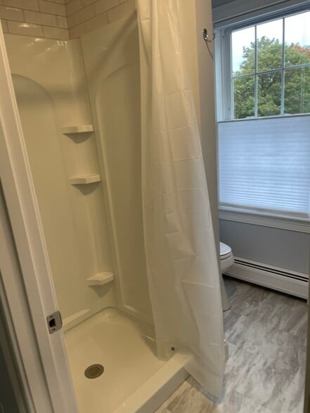 Shower - 20 Wilann Rd