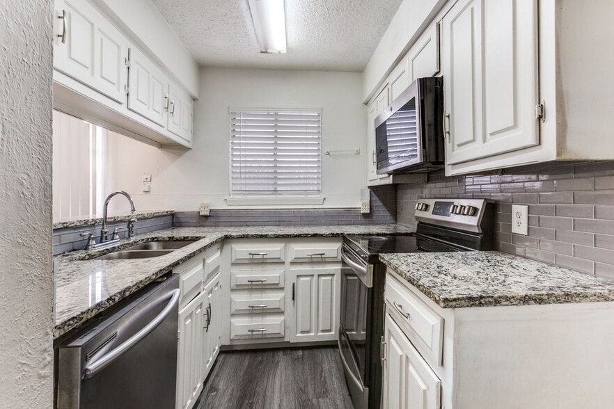 Building Photo - 1804 Highbrook Ct