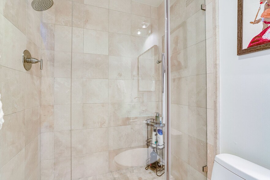 Building Photo - 1200 N Nash St