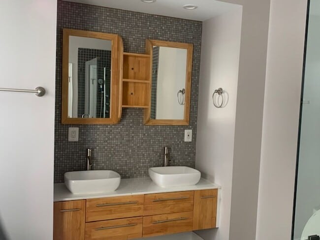 Building Photo - Charming Philadelphia Home in a Prime Location