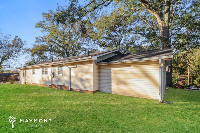 Building Photo - 5207 Pinedale Dr