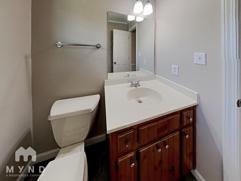 Building Photo - 3876 Quail Manor Dr SW