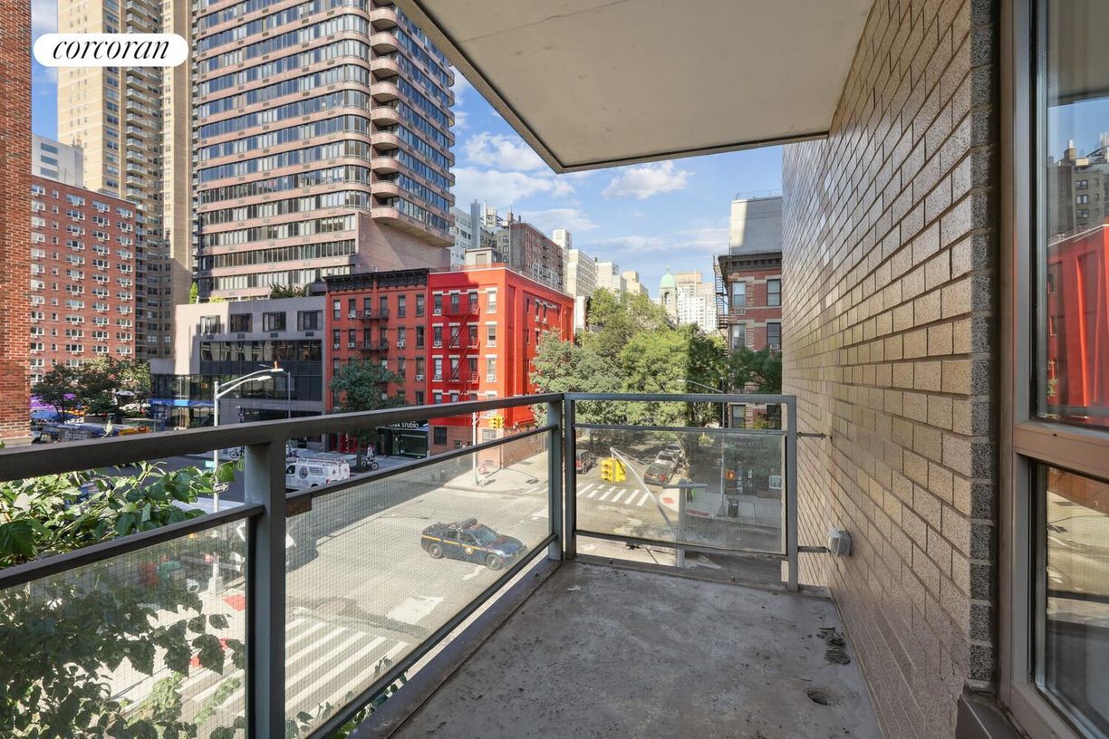 Building Photo - 501 E 87th St