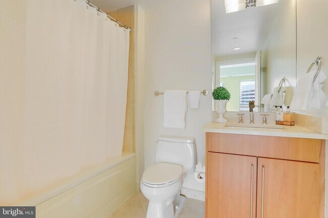 Building Photo - 1111 19th St N