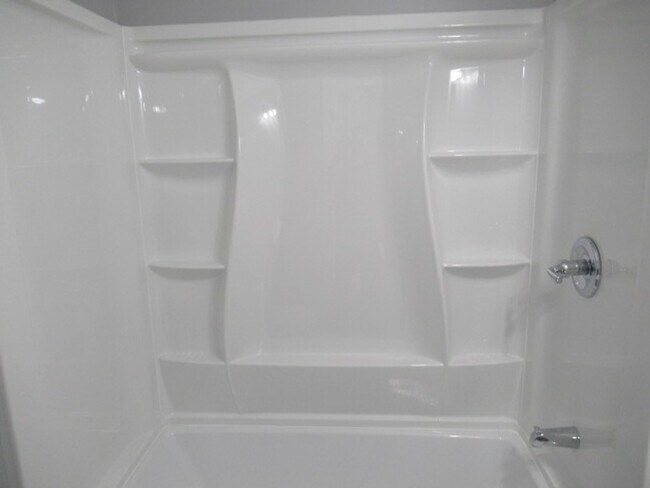 Building Photo - Cute, remodeled 3bd 1ba house