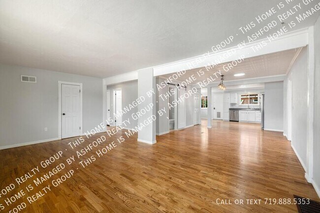 Building Photo - 1406 N Foote Ave